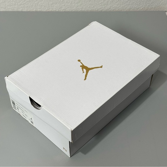 Women’s Nike Air Jordan 1 mid USA Size 8W/6.5M. Brand New!!! 💯 Authentic. - Picture 7 of 9